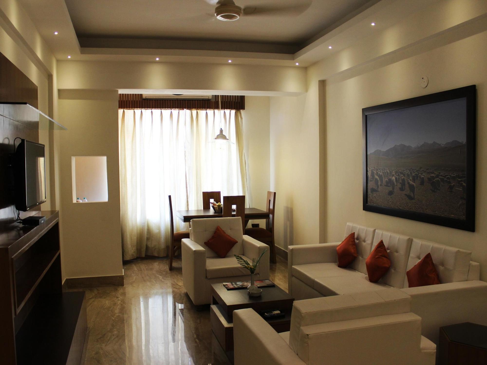 Inderlok Hotel Dehradun Exterior photo