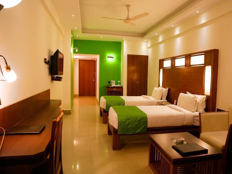 Inderlok Hotel Dehradun Exterior photo
